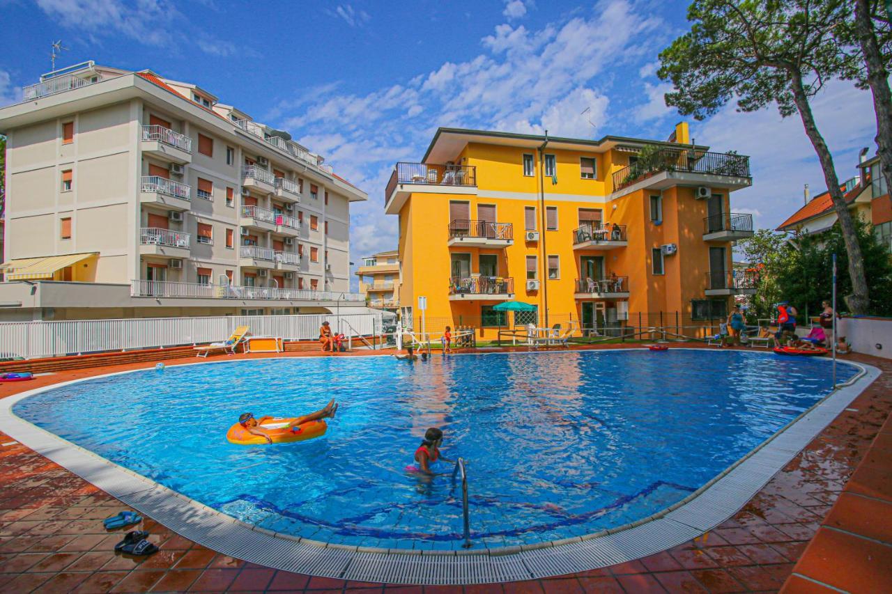Residences La Rustica & Elite Eraclea Mare Exterior photo
